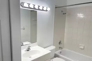 713 NE 4th St, Hallandale Beach, FL 33009 - Photo 20