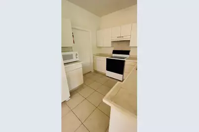 717 NE 4th Street, Hallandale Beach, FL 33009 - Photo 2