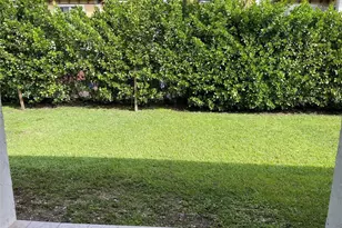 717 NE 4th St, Hallandale Beach, FL 33009 - Photo 12