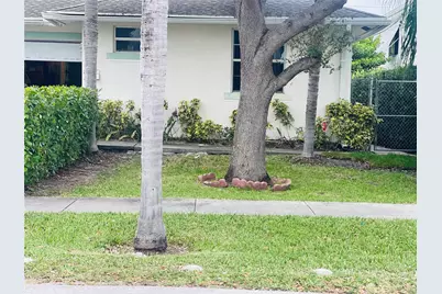 717 NE 4th Street, Hallandale Beach, FL 33009 - Photo 8