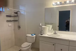 717 NE 4th St, Hallandale Beach, FL 33009 - Photo 8