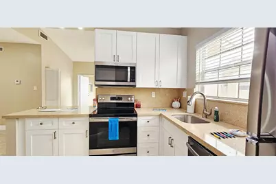 1761 NW 96th Terrace #3G, Pembroke Pines, FL 33024 - Photo 1