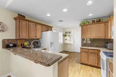 2933 Myrtle Oak Circle, Davie, FL 33328 - Photo 12