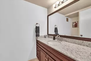 140 Lakeview Dr, Weston, FL 33326 - Photo 12