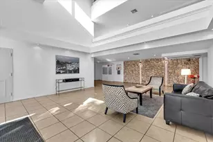 140 Lakeview Dr, Weston, FL 33326 - Photo 10