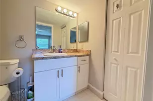 13550 SW 6th Ct, Pembroke Pines, FL 33027 - Photo 10