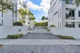 3266 NE 15th St, Pompano Beach, FL 33062 - Photo 2
