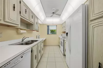 2460 SW 22nd Avenue #810, Delray Beach, FL 33445 - Photo 4