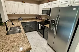 37 SE 3rd Ave, Hallandale Beach, FL 33009 - Photo 8