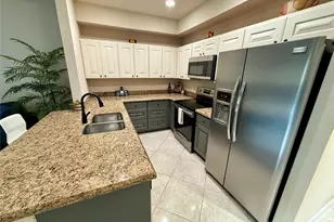 37 SE 3rd Ave, Hallandale Beach, FL 33009 - Photo 10