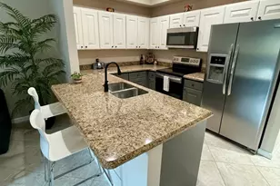 37 SE 3rd Ave, Hallandale Beach, FL 33009 - Photo 10