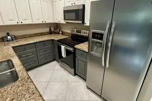 37 SE 3rd Ave, Hallandale Beach, FL 33009 - Photo 14