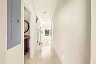 37 SE 3rd Ave, Hallandale Beach, FL 33009 - Photo 8