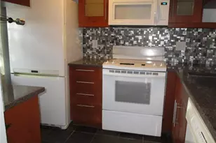 9905 Three Lakes Cir, Boca Raton, FL 33428 - Photo 6