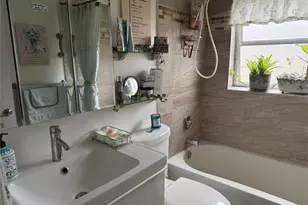 9121 Sunrise Lakes Blvd, Sunrise, FL 33322 - Photo 4