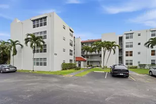 9451 Evergreen Pl, Davie, FL 33324 - Photo 1