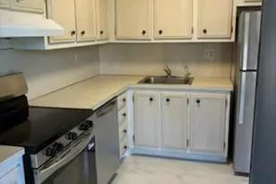 661 NE 195th St, Miami, FL 33179 - Photo 4