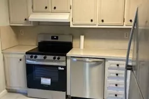 661 NE 195th St, Miami, FL 33179 - Photo 16