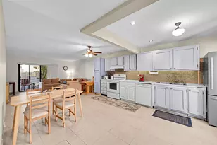138 S Cypress Rd, Pompano Beach, FL 33060 - Photo 2