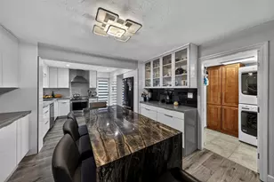 918 NE 4th St, Hallandale Beach, FL 33009 - Photo 10