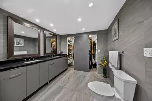 918 NE 4th St, Hallandale Beach, FL 33009 - Photo 18