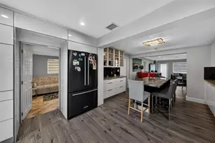 918 NE 4th St, Hallandale Beach, FL 33009 - Photo 16