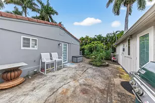 918 NE 4th St, Hallandale Beach, FL 33009 - Photo 40