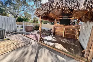 2002 S 10th St, Fort Pierce, FL 34950 - Photo 4