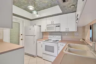 3000 NE 48th St, Fort Lauderdale, FL 33308 - Photo 10