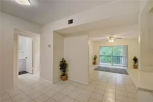 490 NW 20th St, Boca Raton, FL 33431 - Photo 8