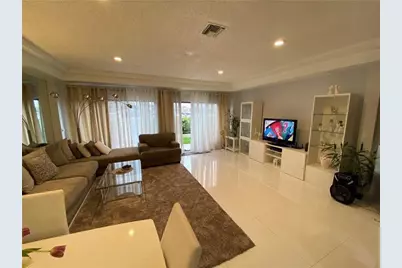 21135 Helmsman Drive #O12, Miami, FL 33180 - Photo 2