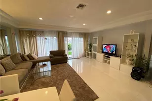 21135 Helmsman Dr, Miami, FL 33180 - Photo 2