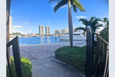 21135 Helmsman Drive #O12, Miami, FL 33180 - Photo 32