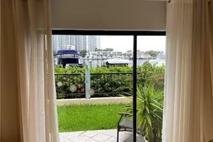 21135 Helmsman Dr, Miami, FL 33180 - Photo 8