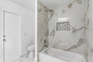 7060 NW 47th Pl, Lauderhill, FL 33319 - Photo 10