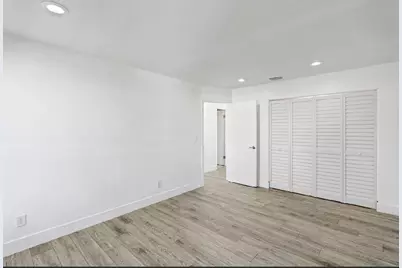 7060 NW 47th Place, Lauderhill, FL 33319 - Photo 14