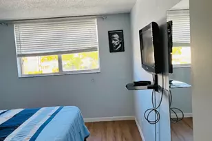 500 Executive Center Dr, West Palm Beach, FL 33401 - Photo 12