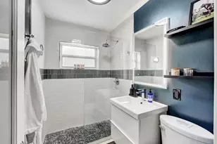 820 NE 17th St, Fort Lauderdale, FL 33305 - Photo 22