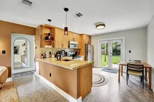 820 NE 17th St, Fort Lauderdale, FL 33305 - Photo 16