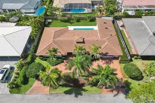2608 NE 35th St, Fort Lauderdale, FL 33306 - Photo 4
