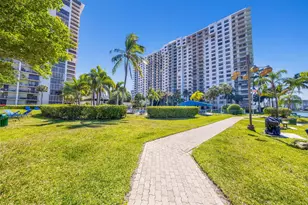 18181 NE 31st Ct, Aventura, FL 33160 - Photo 24