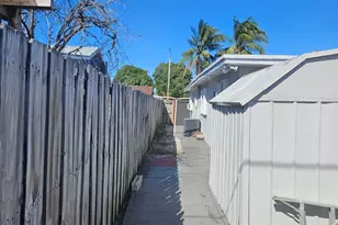 3500 NW 12th St, Miami, FL 33125 - Photo 36