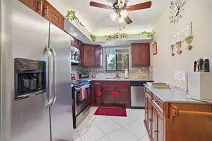 7544 Ashmont Cir, Tamarac, FL 33321 - Photo 8
