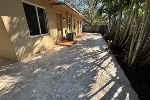 741 NE 17th Terrace, Fort Lauderdale, FL 33304 - Photo 8