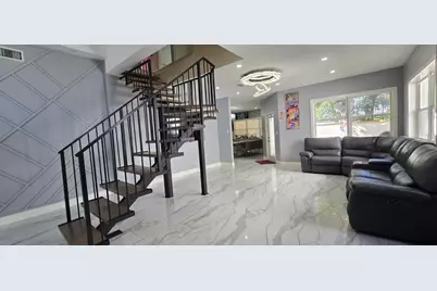 1888 NW 75th Way, Hollywood, FL 33024 - Photo 10