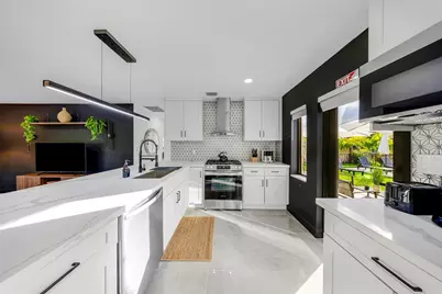 2925 NE 1st Avenue, Wilton Manors, FL 33334 - Photo 8