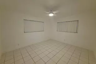 8000 Fairview Dr, Tamarac, FL 33321 - Photo 14