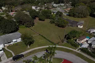 940 NW 151st St, Miami, FL 33169 - Photo 8