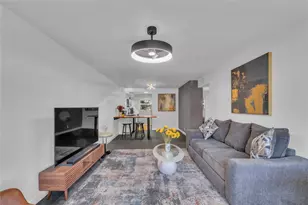 2607 NE 8th Ave, Wilton Manors, FL 33334 - Photo 2