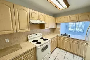 10006 Winding Lake Rd, Sunrise, FL 33351 - Photo 2